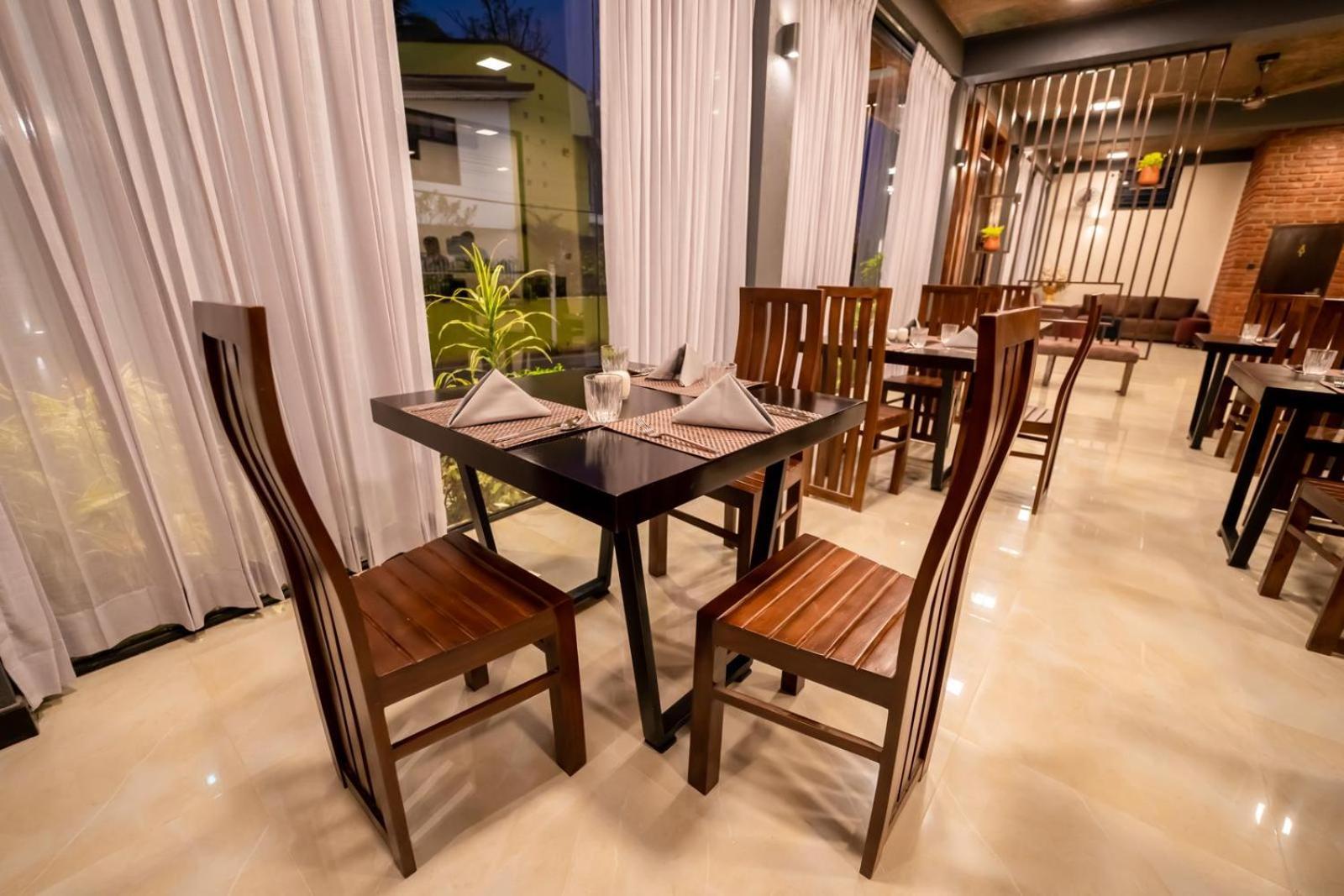 Limeshine - Airport Transit Hotels & Residences Katunayaka Exterior foto